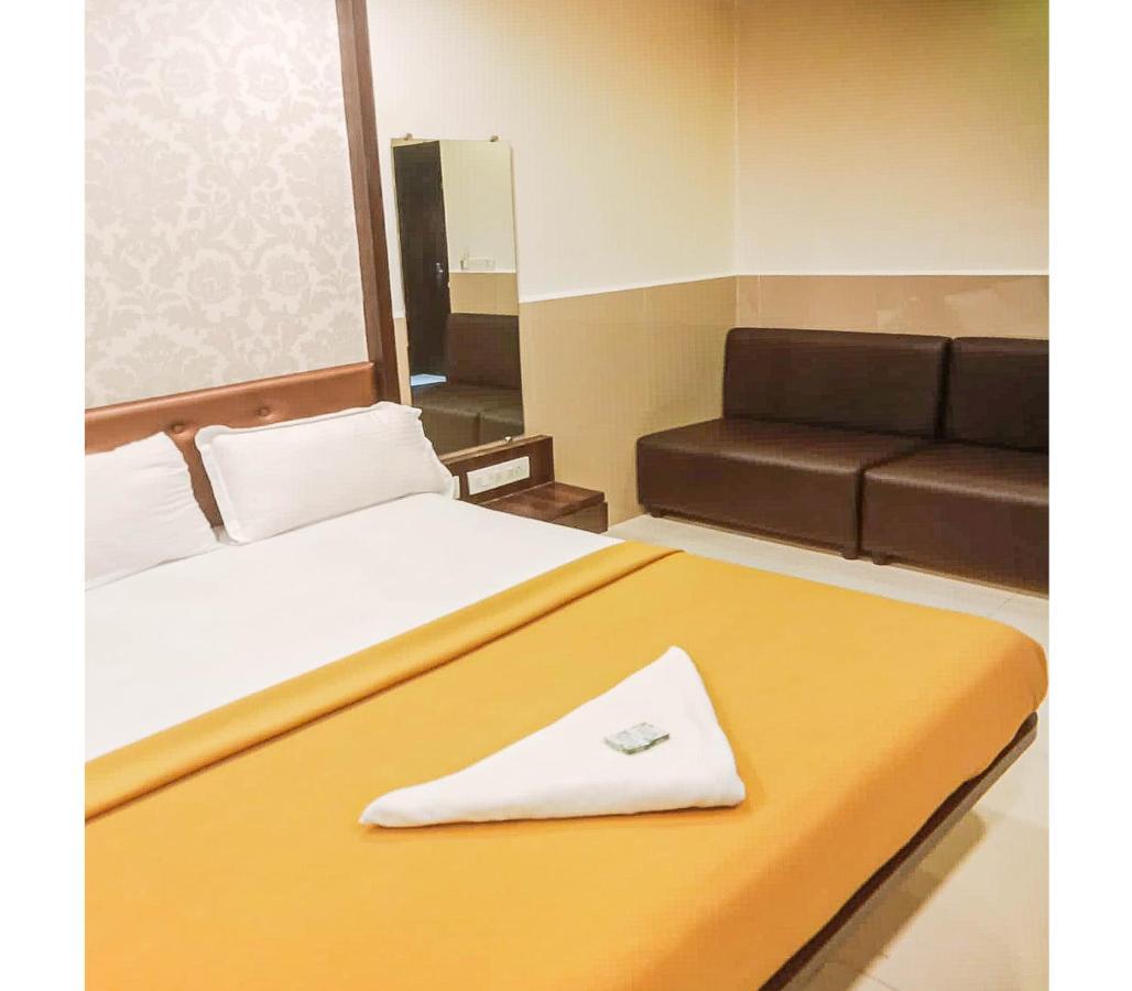 Gurukripa Nx Lodging By Wb Inn Thane Esterno foto